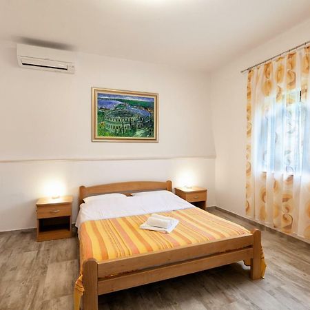 Apartment Ema Premantura Ngoại thất bức ảnh