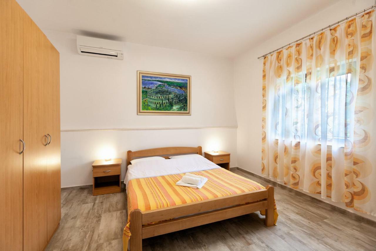 Apartment Ema Premantura Ngoại thất bức ảnh