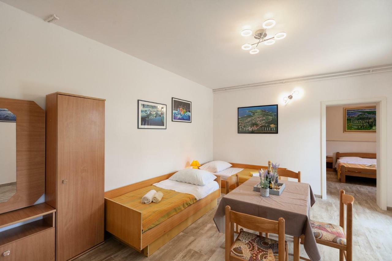 Apartment Ema Premantura Ngoại thất bức ảnh
