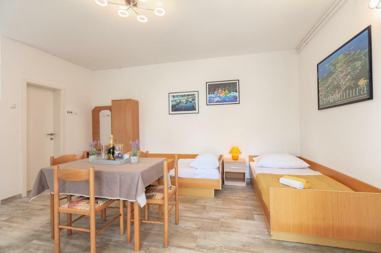 Apartment Ema Premantura Ngoại thất bức ảnh