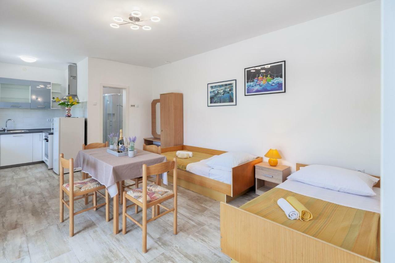 Apartment Ema Premantura Ngoại thất bức ảnh