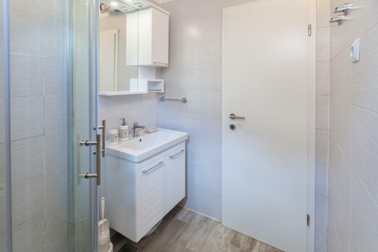 Apartment Ema Premantura Ngoại thất bức ảnh